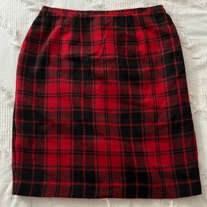 VINTAGE Norton McNaughton red black plaid wool skirt dark academia sz 8 like new